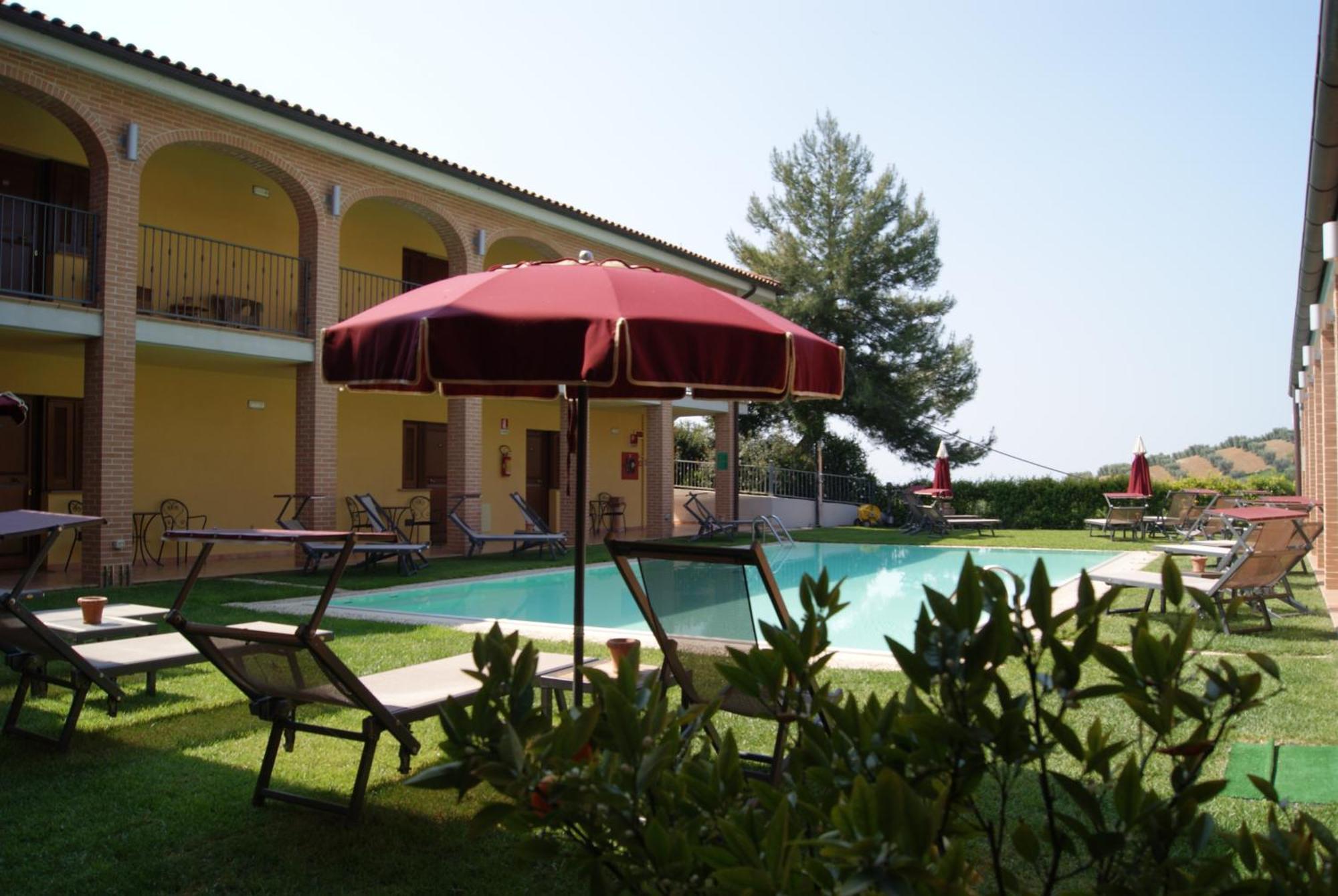 Hotel Ristorante Le Querciolaie Dei Ricci